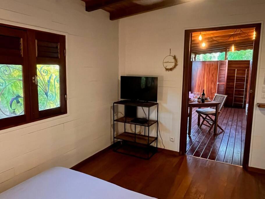 Villa Bungalow Avec Jacuzzi Privatif à Sainte-Rose Extérieur photo