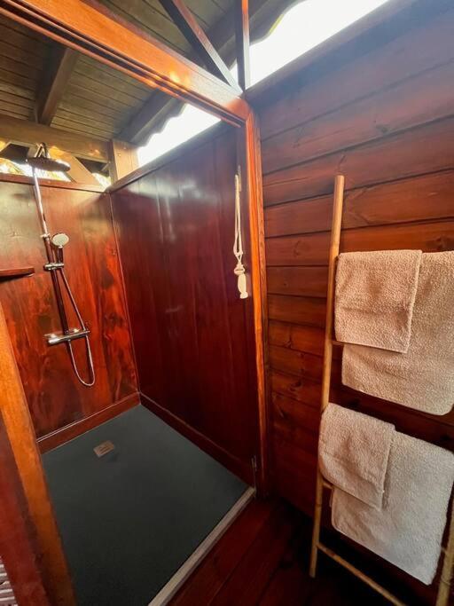 Villa Bungalow Avec Jacuzzi Privatif à Sainte-Rose Extérieur photo
